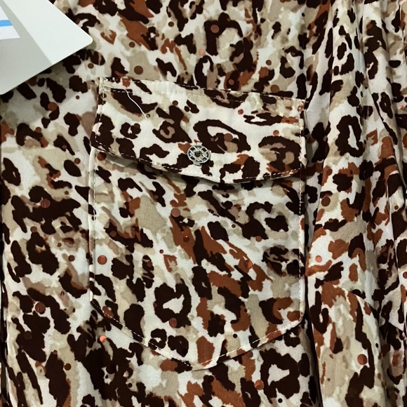 HOLIDAY DEAL! Emily Daniel’s Button Down Blouse - Picture 7 of 11